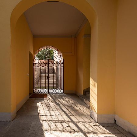 Appartamento Tivano In Centro Storico Como Exterior foto