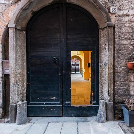 Appartamento Tivano In Centro Storico Como Exterior foto